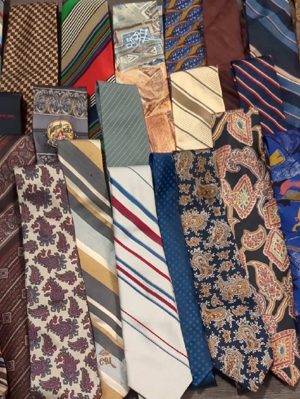 Vintage Men’s Ties I Magnin Buffums J Garcia Claud Du Pre Patrick James Lot 32